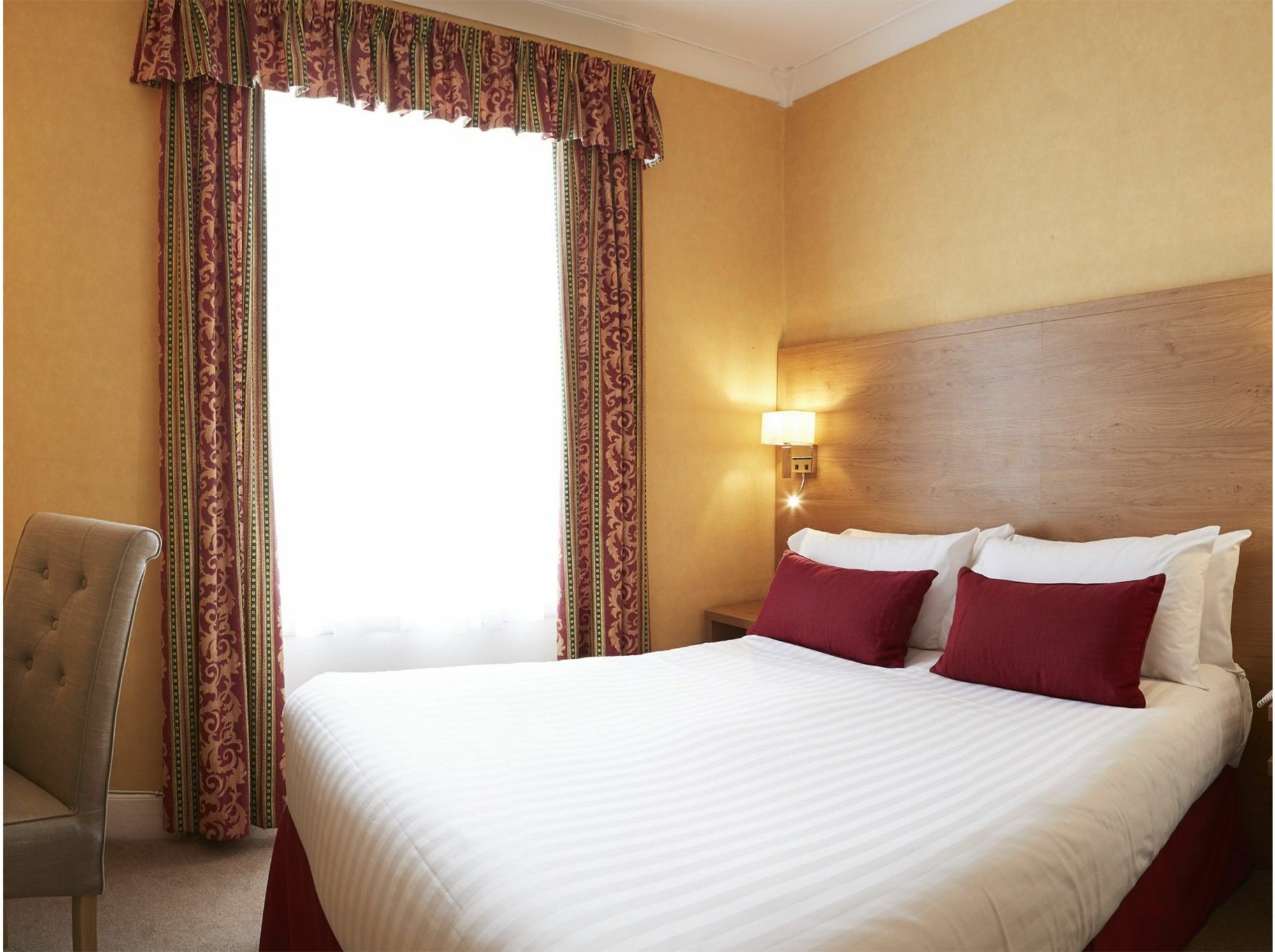 Riviera Town House 4*